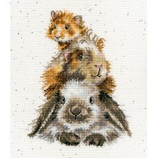 Bothy Threads Hannah Dale Piggy In The Middle Counted Cross Stitch Kit XHD65