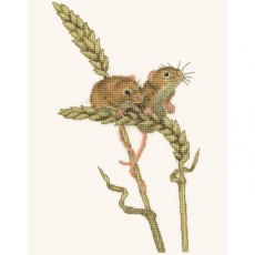 Heritage Crafts Harvest Mice, 14 Count Aida Counted Cross Stitch Kit